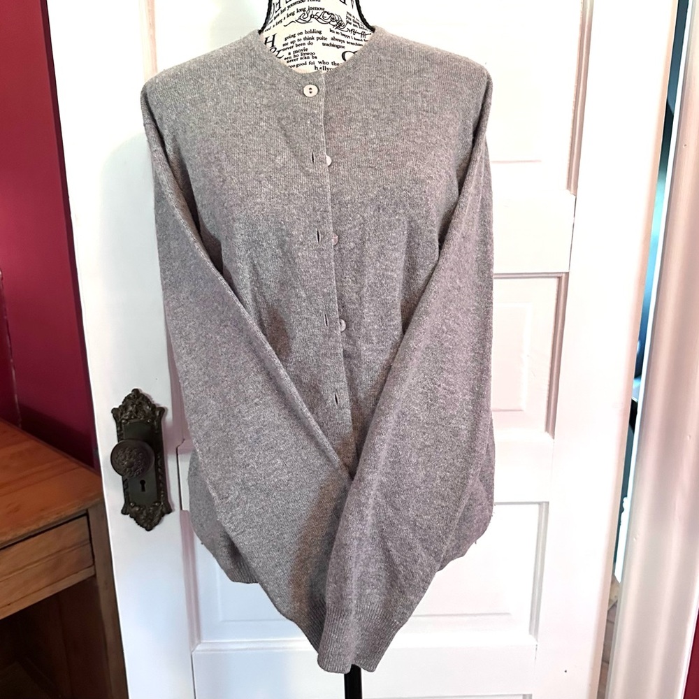🩶EUC Grey Cashmere Cardigan Sweater, size Large